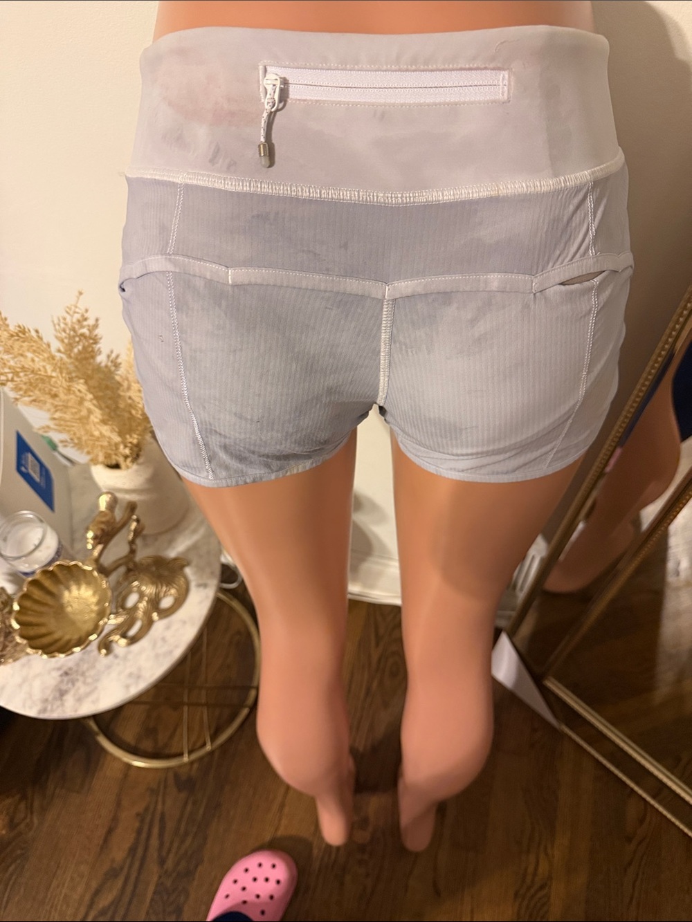 lululemon athletica Light Gray Ribbed Hot Shorts - Picture 5 of 6